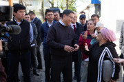 Аким Алматы проверил ход строительства домов по программе реновации ветхого жилья - недвижимость Казахстана